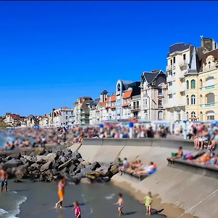 Les Hauts De La Cluse Nocleg ze śniadaniem 4*