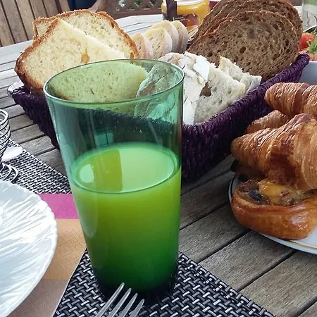 Les Hauts De La Cluse Nocleg ze śniadaniem Wimille