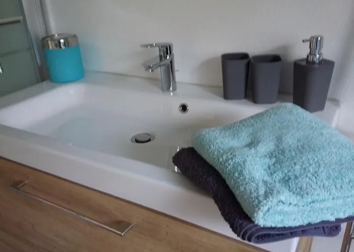 Les Hauts De La Cluse 4*